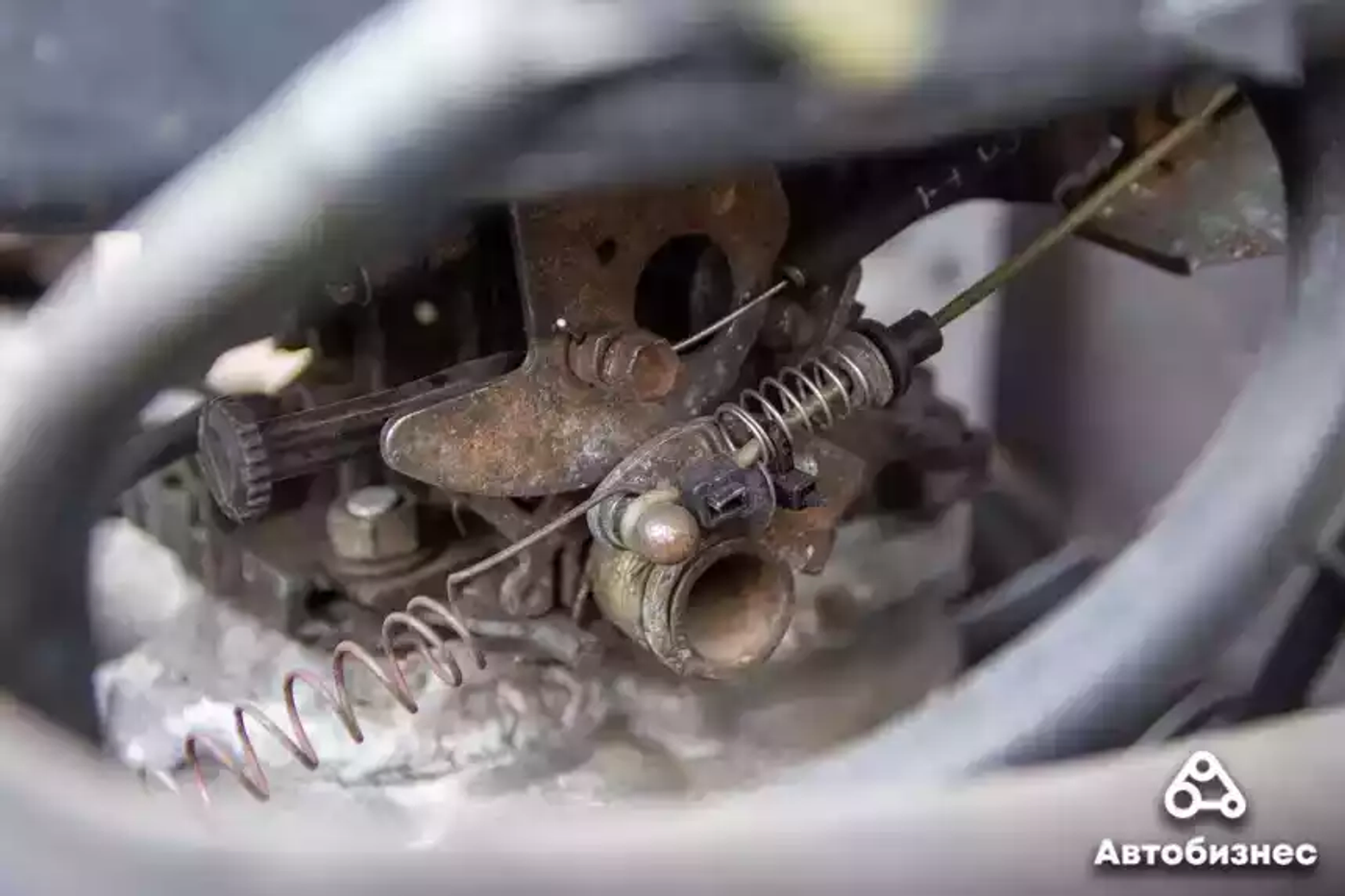 «Нонсенс, что здесь нет ржавчины». Изучаем идеальный 41-летний Opel Ascona