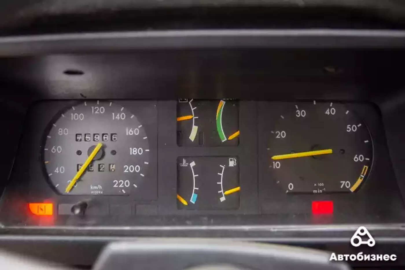 «Нонсенс, что здесь нет ржавчины». Изучаем идеальный 41-летний Opel Ascona