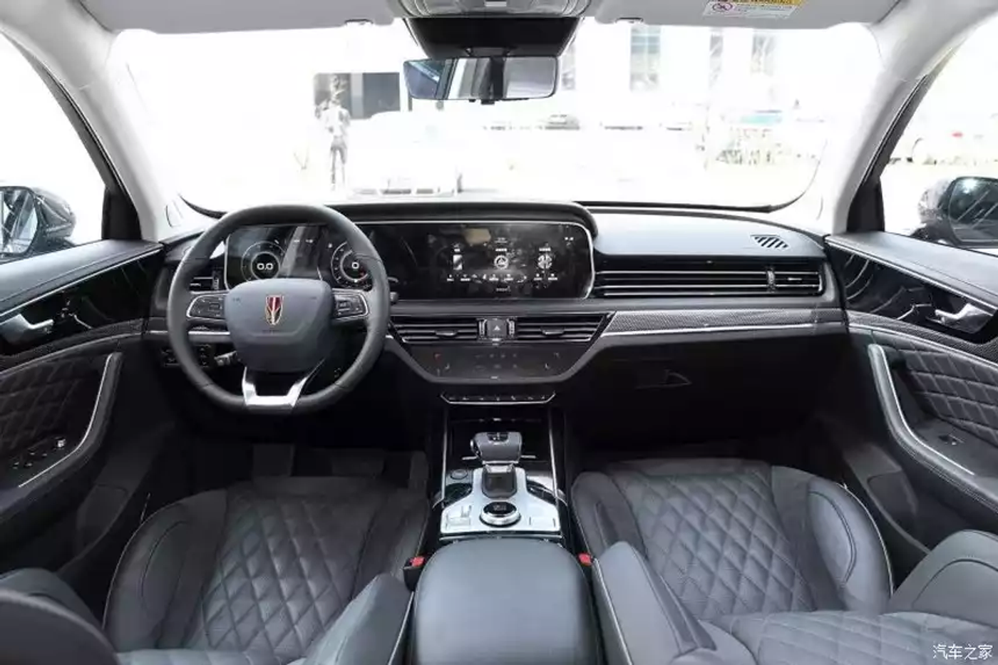 Планы на сборку в Беларуси: Hongqi официально пришел в нашу страну