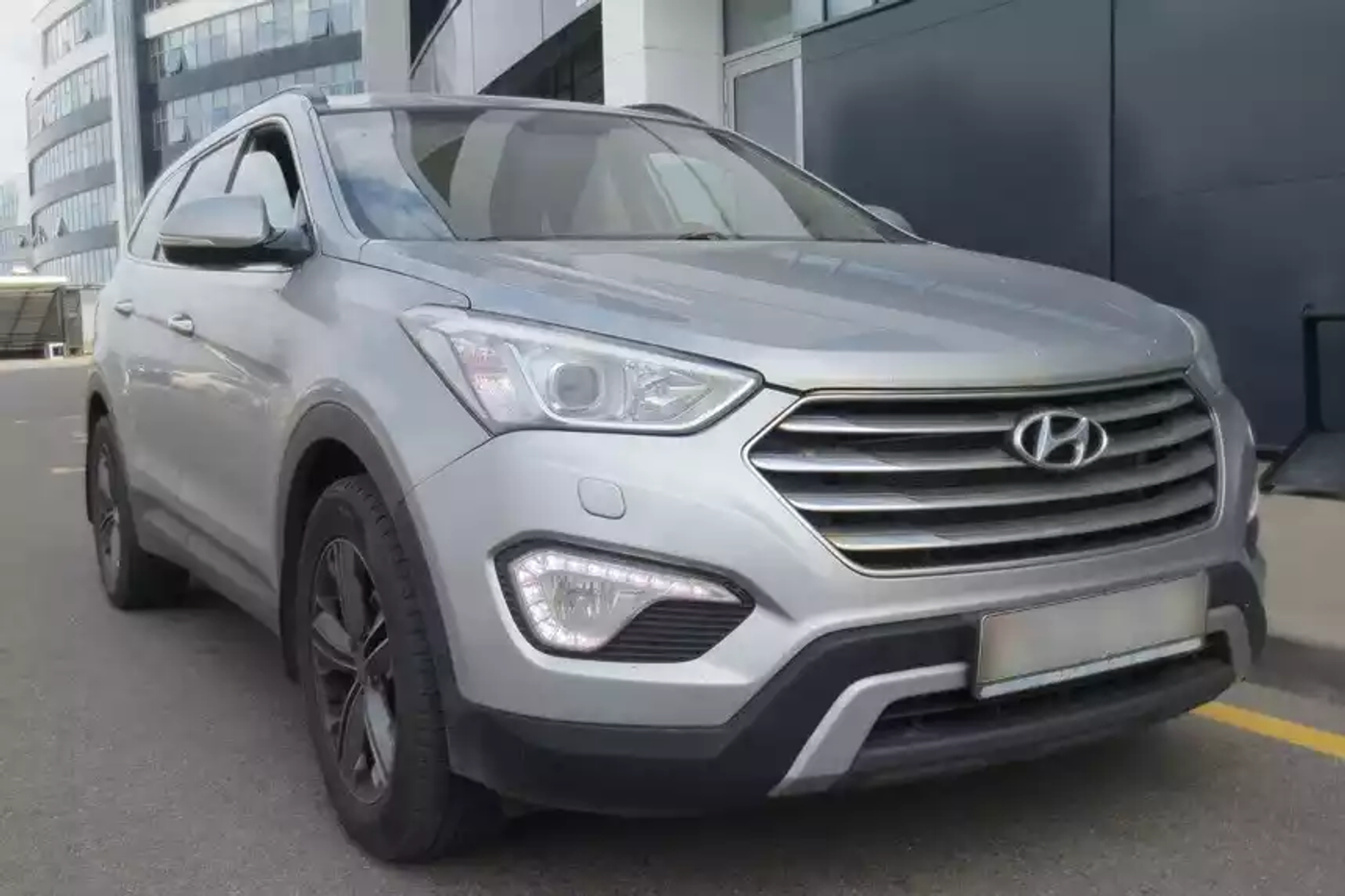 «По сравнению с BMW это идеал ездового комфорта». Мнение владельца Hyundai Grand Santa Fe