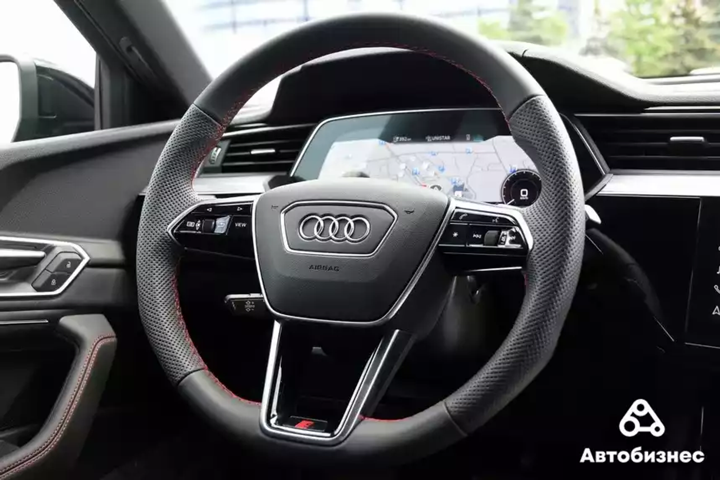 Audi Q8 Sportback 55 e-tron: тестируем батарейную классику