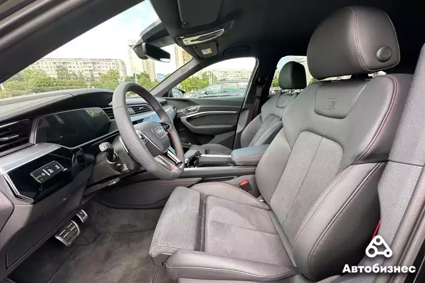 Audi Q8 Sportback 55 e-tron: тестируем батарейную классику