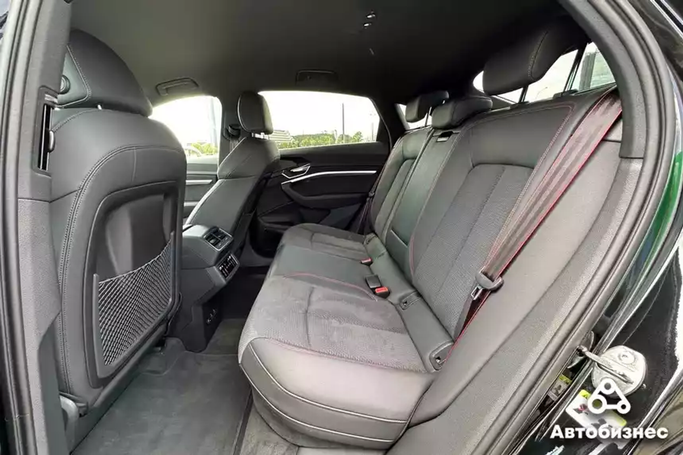 Audi Q8 Sportback 55 e-tron: тестируем батарейную классику