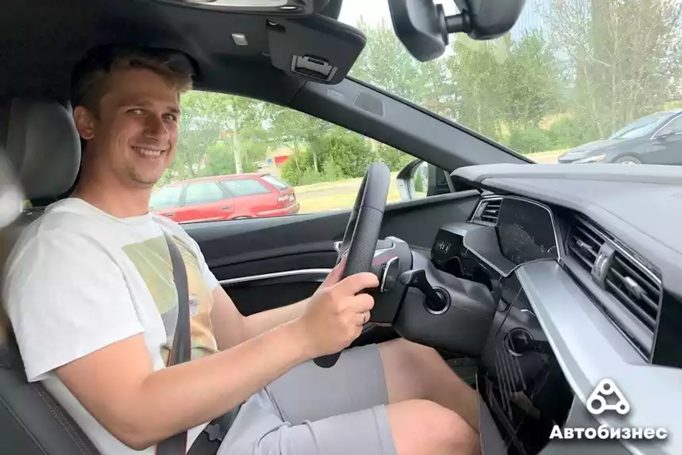 Audi Q8 Sportback 55 e-tron: тестируем батарейную классику