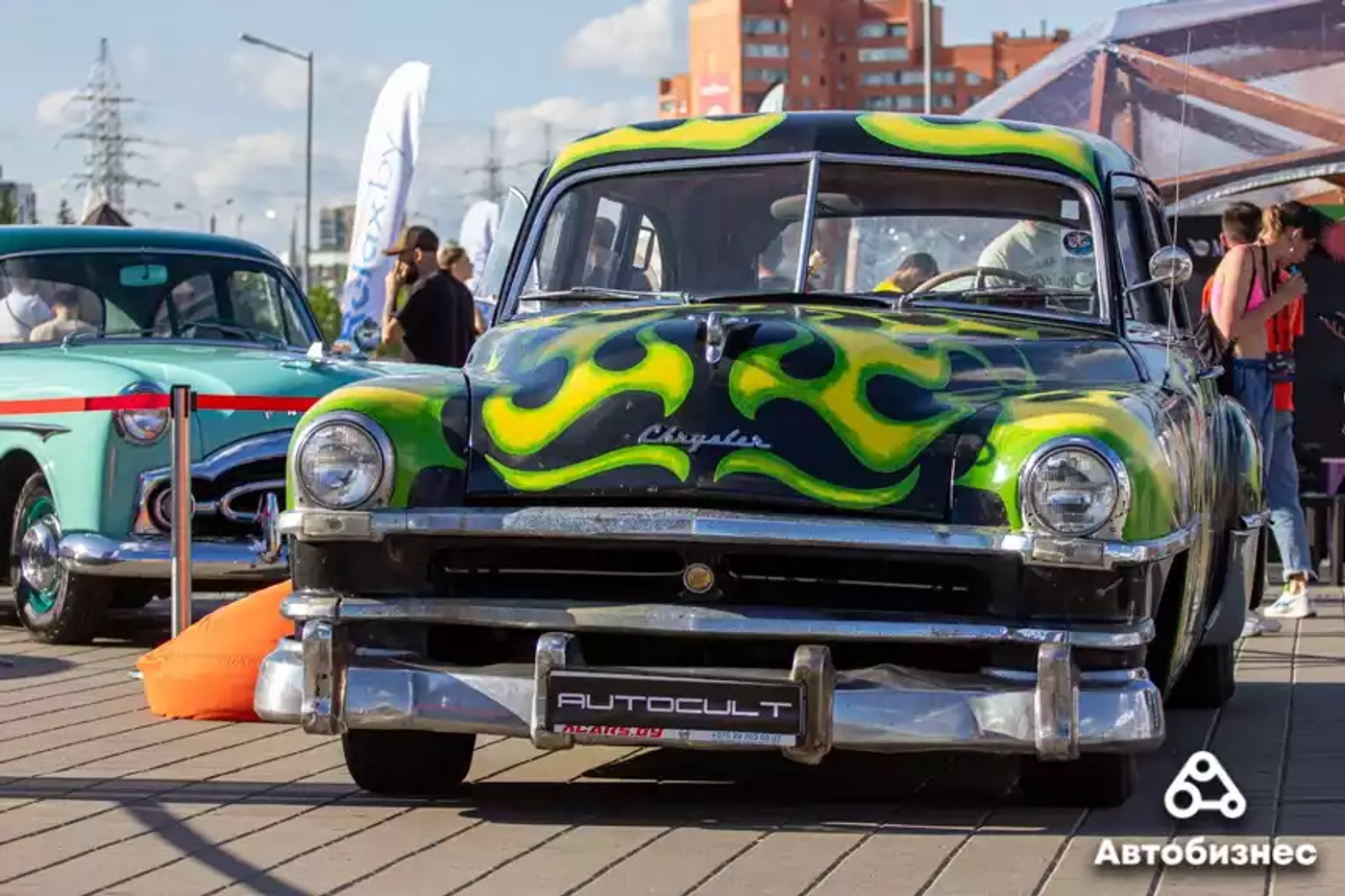 Яркие Volkswagen и плинтус для Tesla: репортаж с феста AutoCult