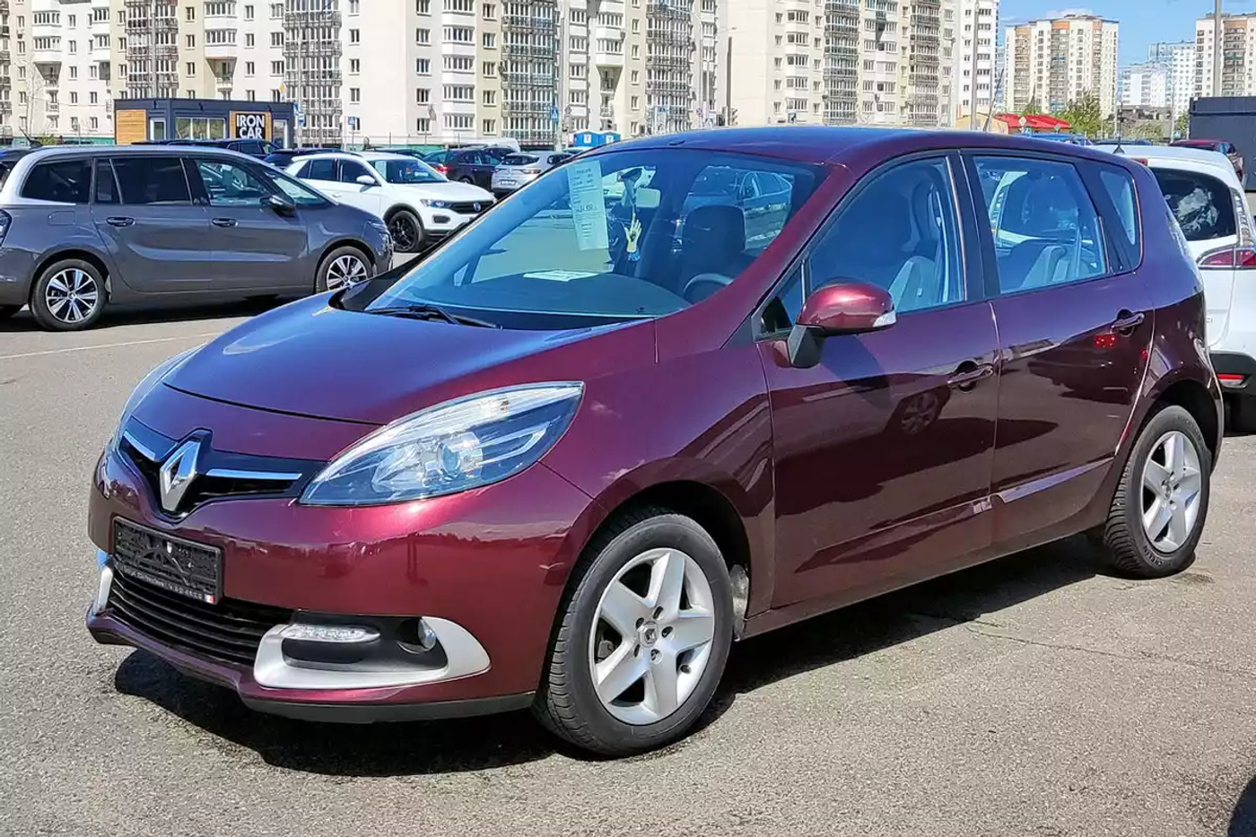 Хороший выбор или головная боль? Что сулит покупка Renault Scenic III