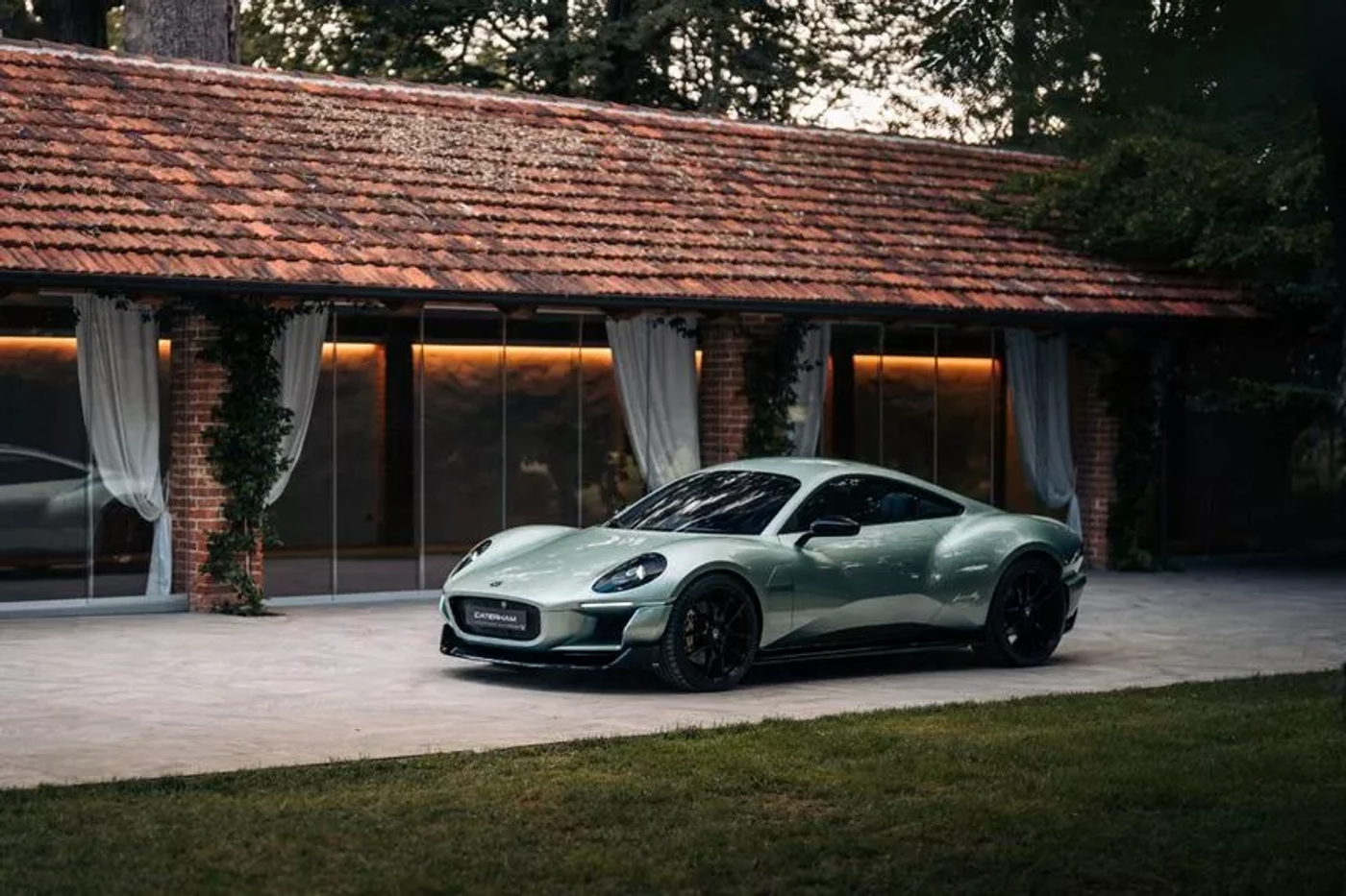 Новая эра Caterham: электрическая «семерка» и спорткар «на каждый день»