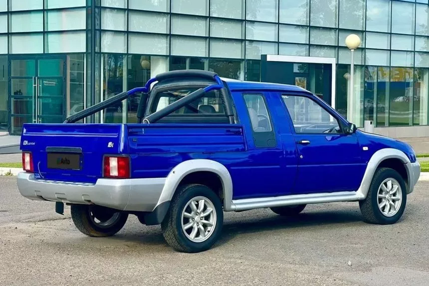 В продаже мелькнул редкий пикап ИЖ-27171-063 «Охотник»