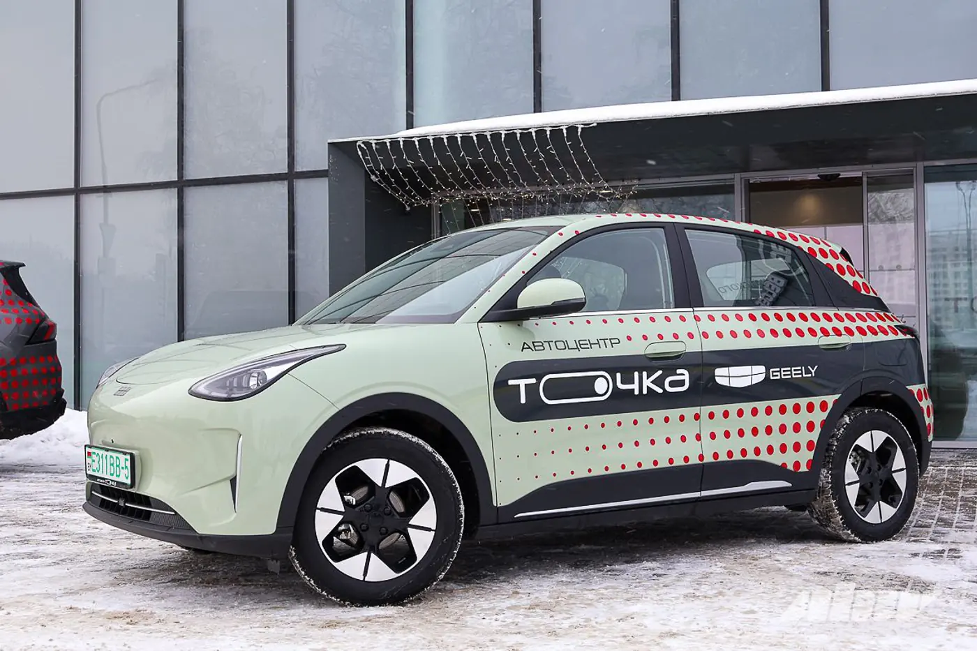 Отличия от китайского оригинала есть: разборка Geely EX2
