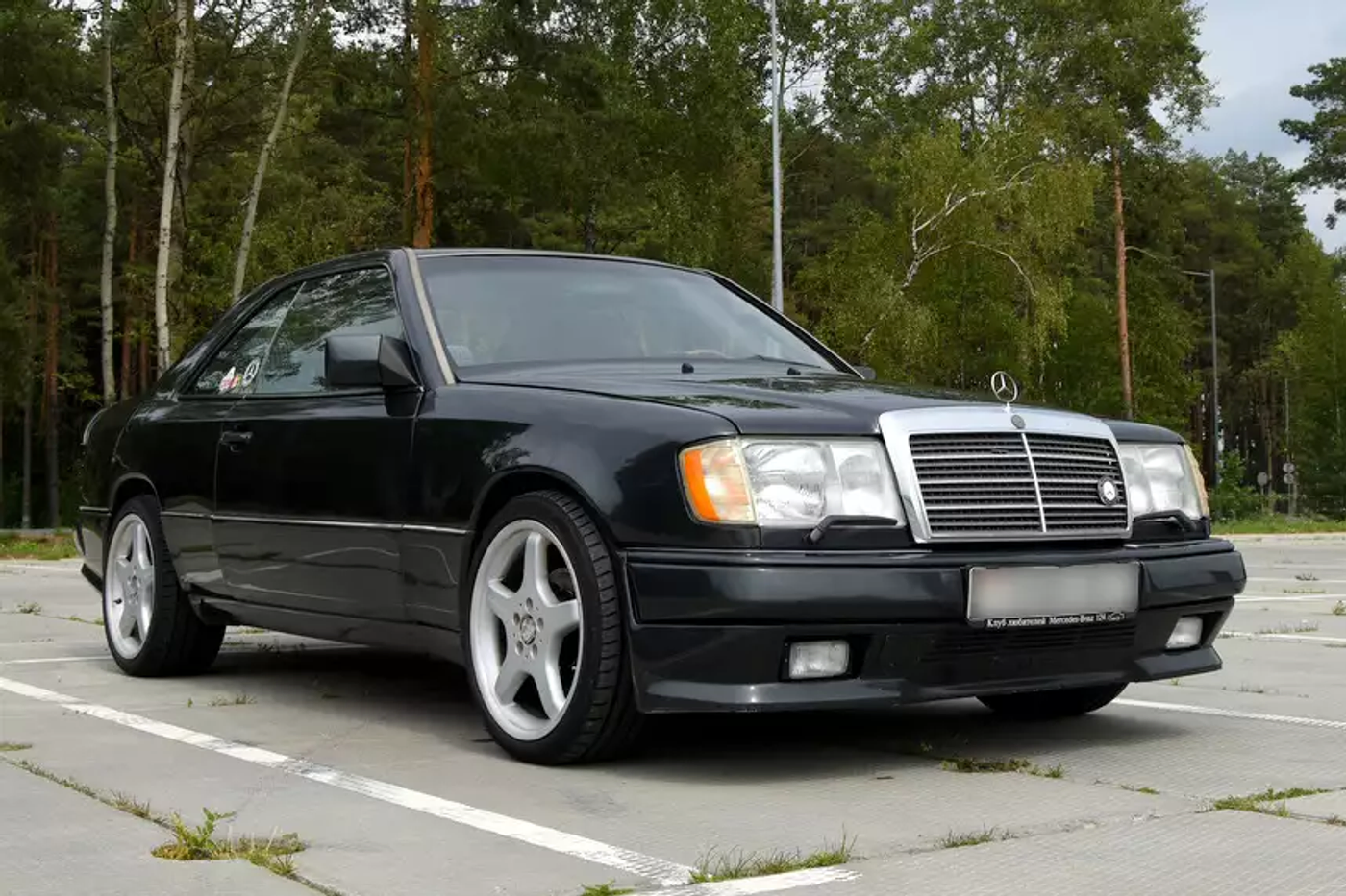 Классика с репликой. Полдня за рулем Mercedes C124