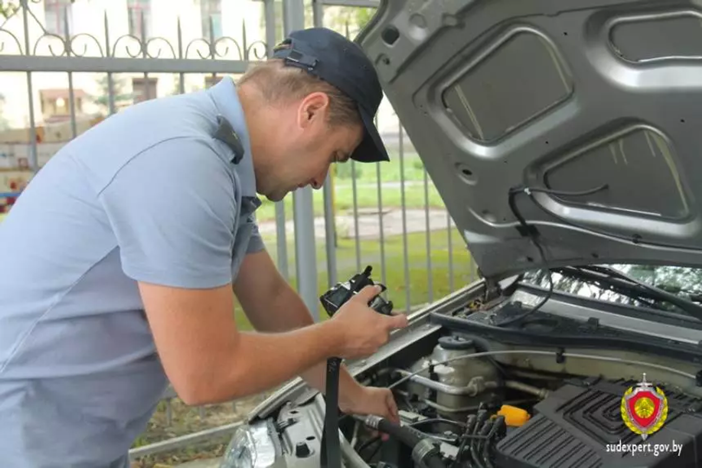 После ремонта на СТО владелец не смог снять Mercedes-Benz с учета