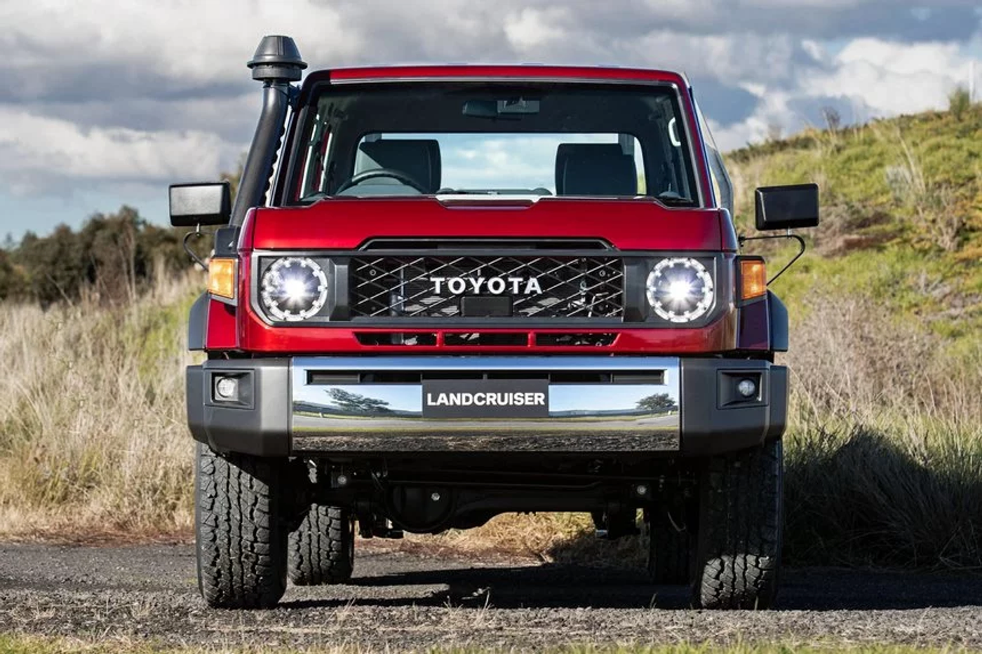Land Cruiser 70 примерил новую «форму» и технические «обновки»