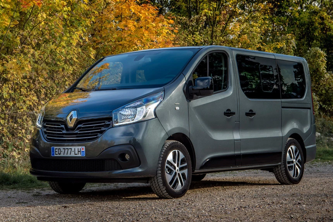Renault Trafic III, Peugeot Traveller и собратья: доступные и надежные
