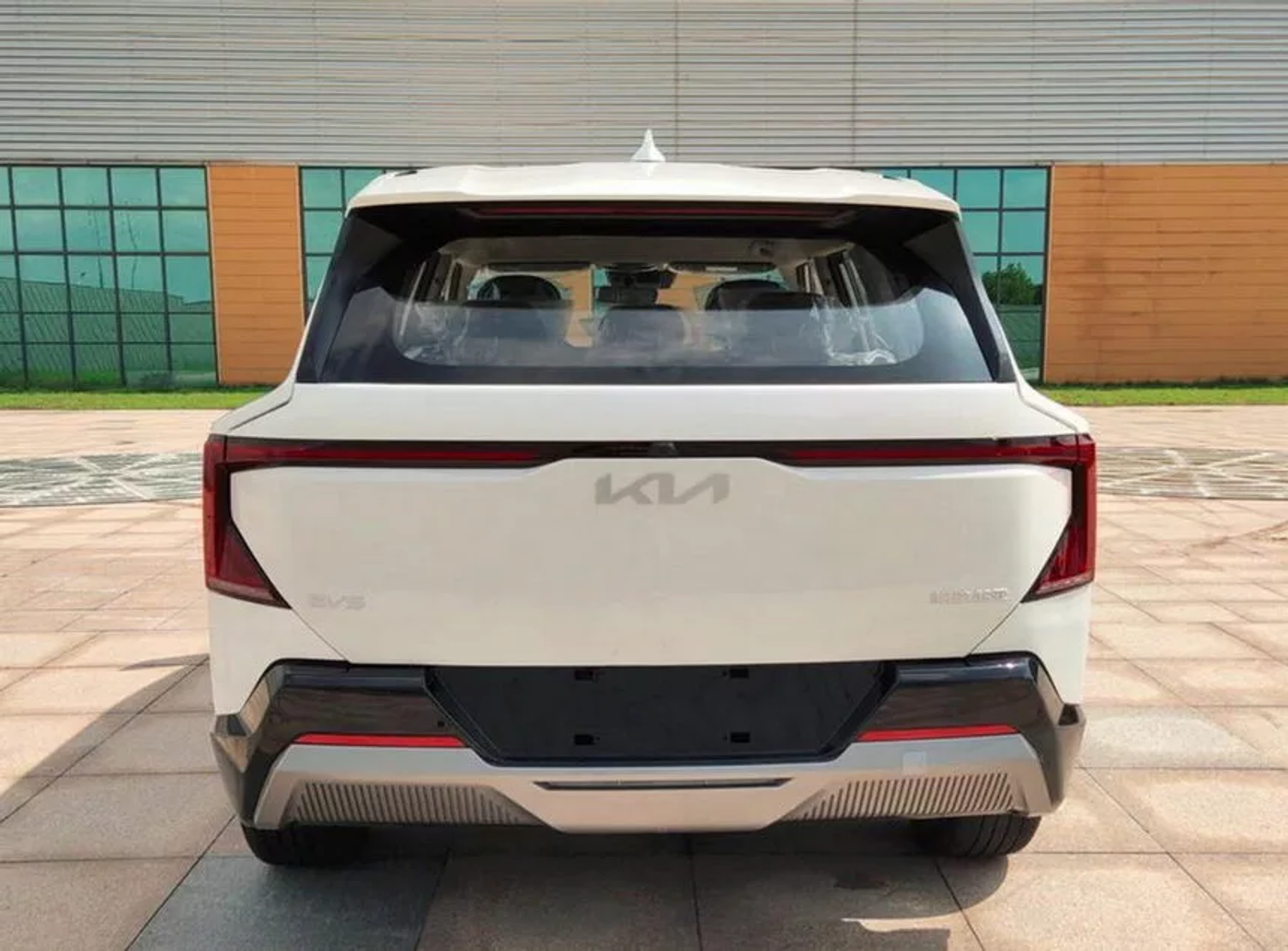Новый серийный кроссовер Kia почти не отличается от концепта