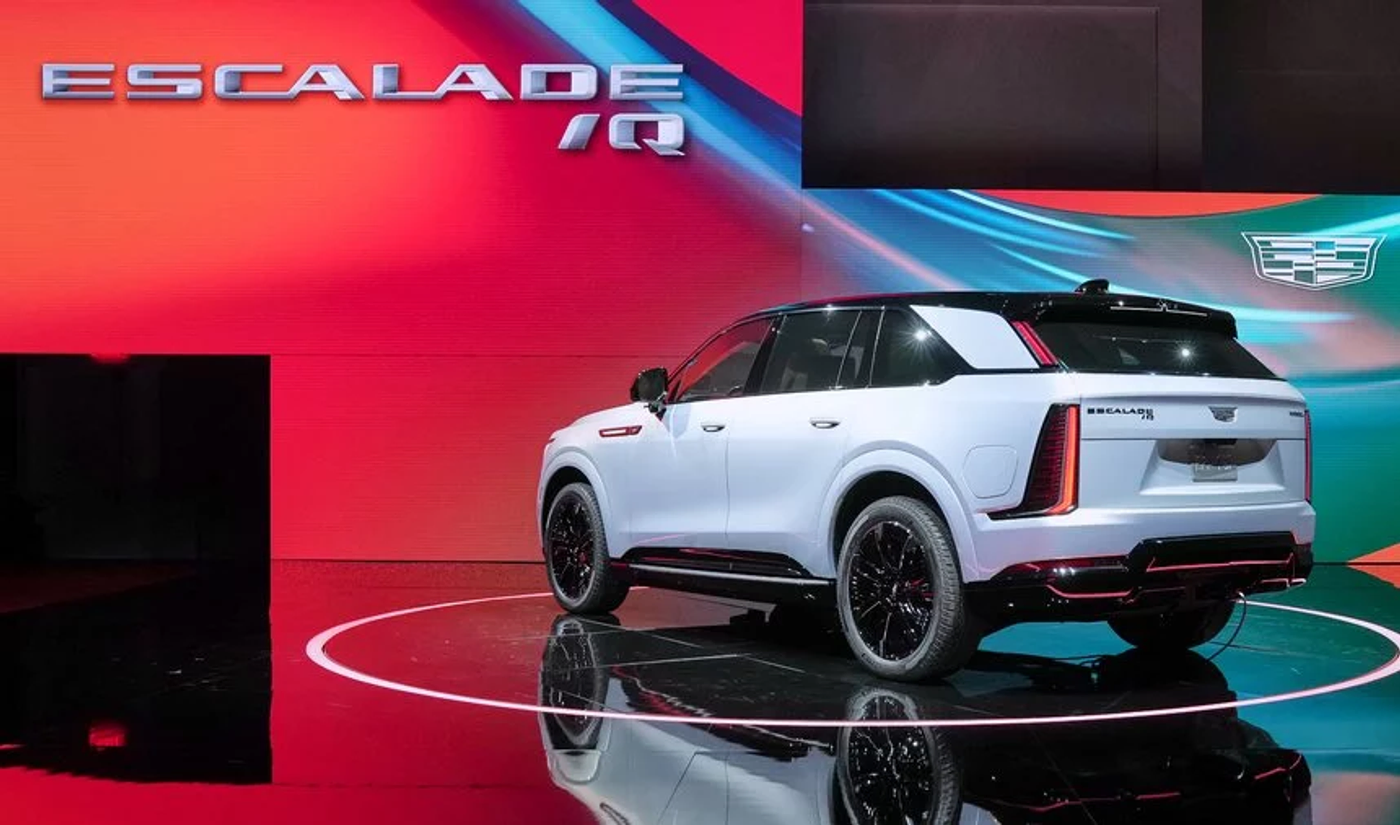 Более 700 километров на одной зарядке: дальнобойный Cadillac Escalade IQ
