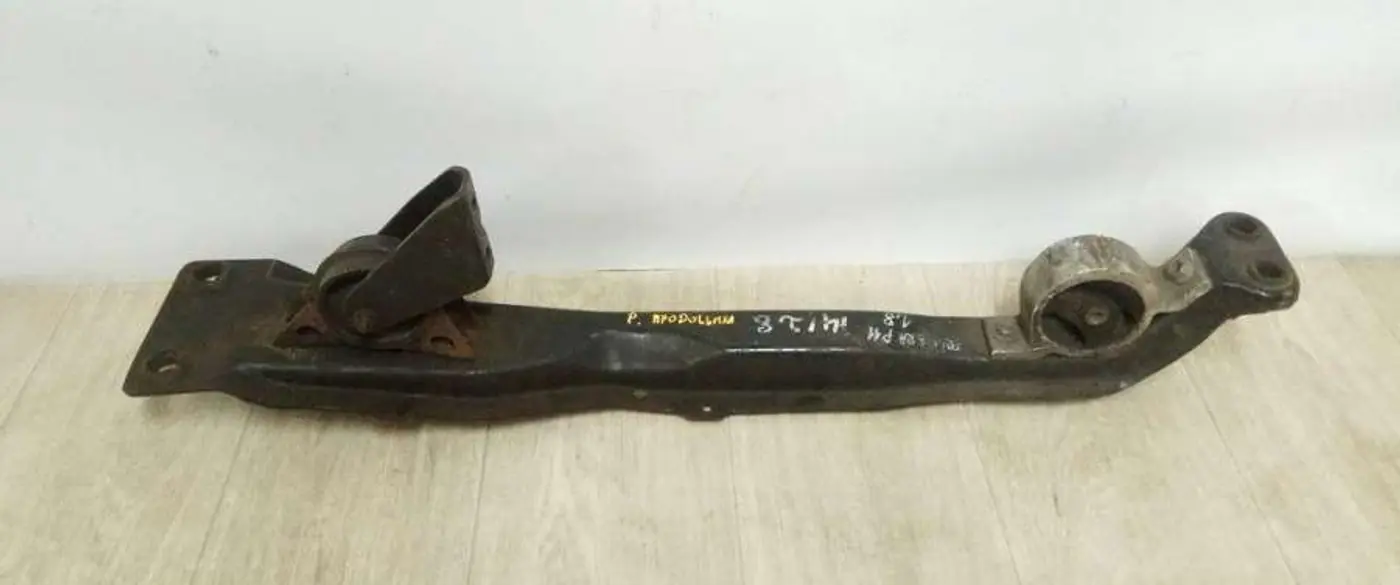 Балка под радиатор к Nissan Primera 2001