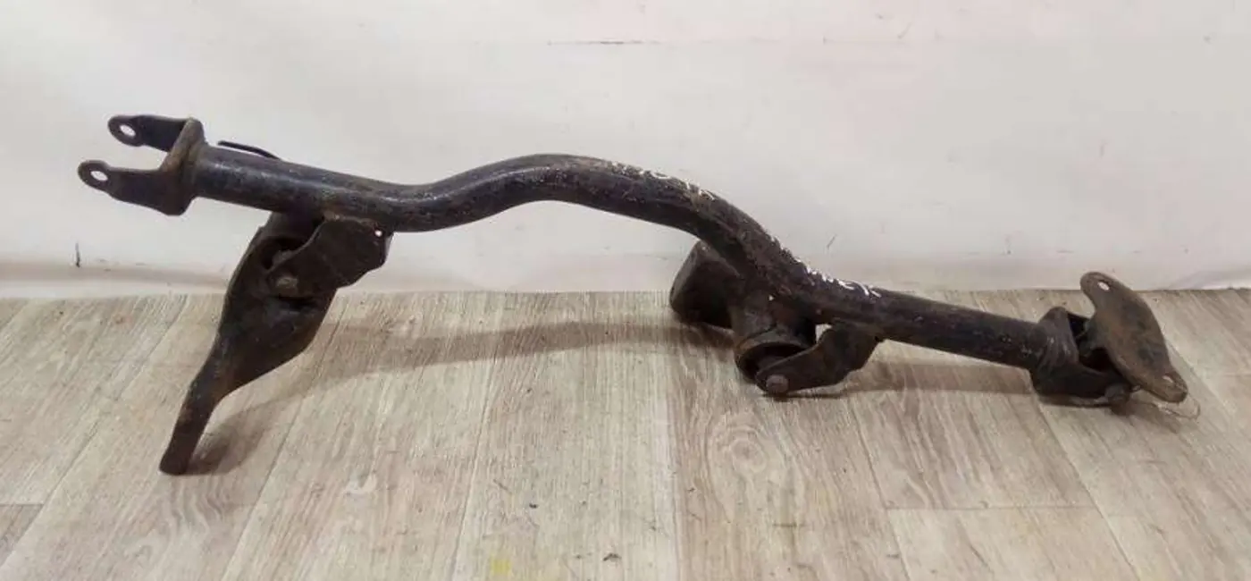 Балка под радиатор к Toyota 4Runner 1994
