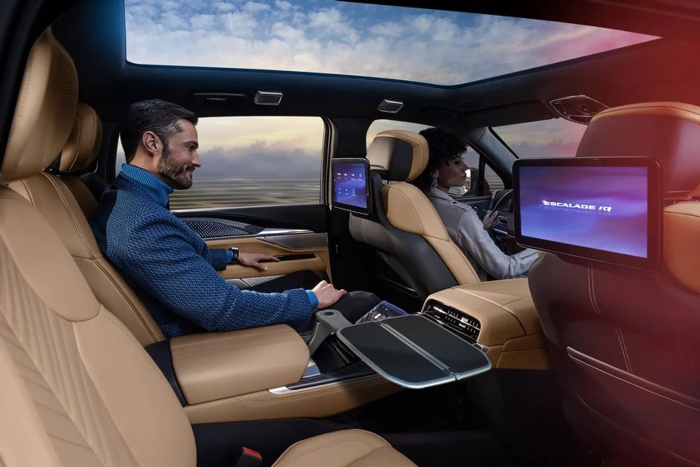 Более 700 километров на одной зарядке: дальнобойный Cadillac Escalade IQ