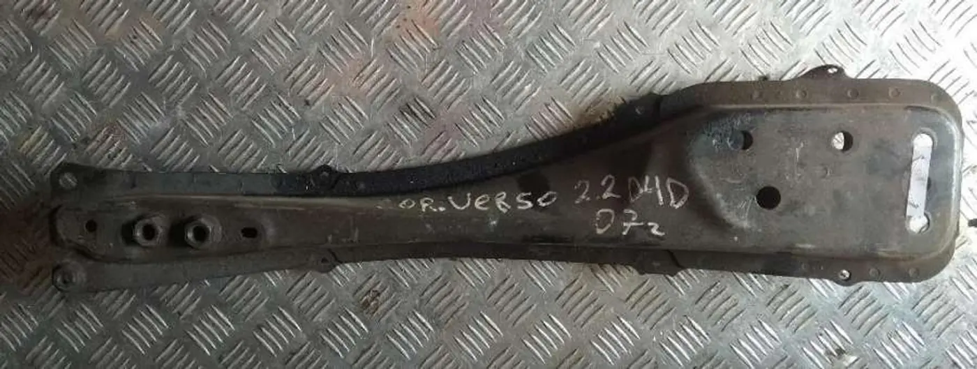 Балка под радиатор к Toyota Corolla Verso 2008