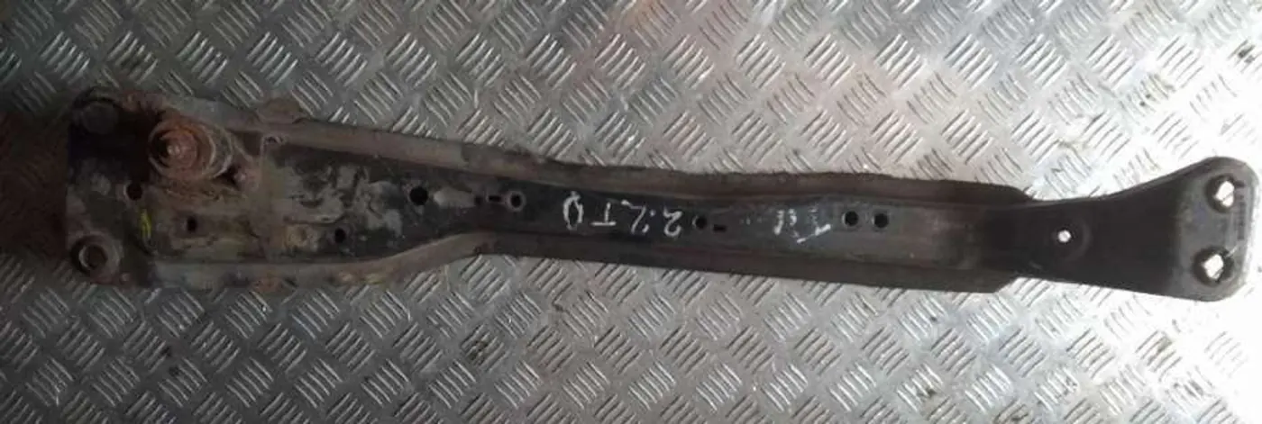 Балка под радиатор к Nissan Almera Tino 2003