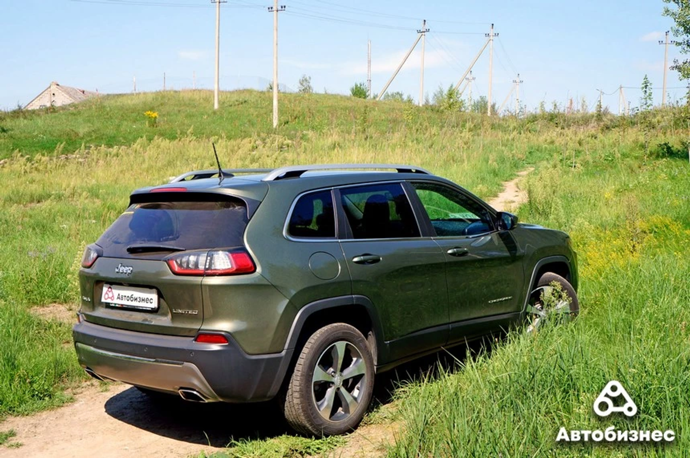 Король кроссоверов: тест подержанного Jeep Cherokee