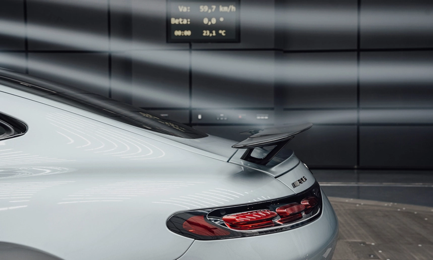 Полноприводный и полноуправляемый: знакомимся с новым Mercedes-AMG GT