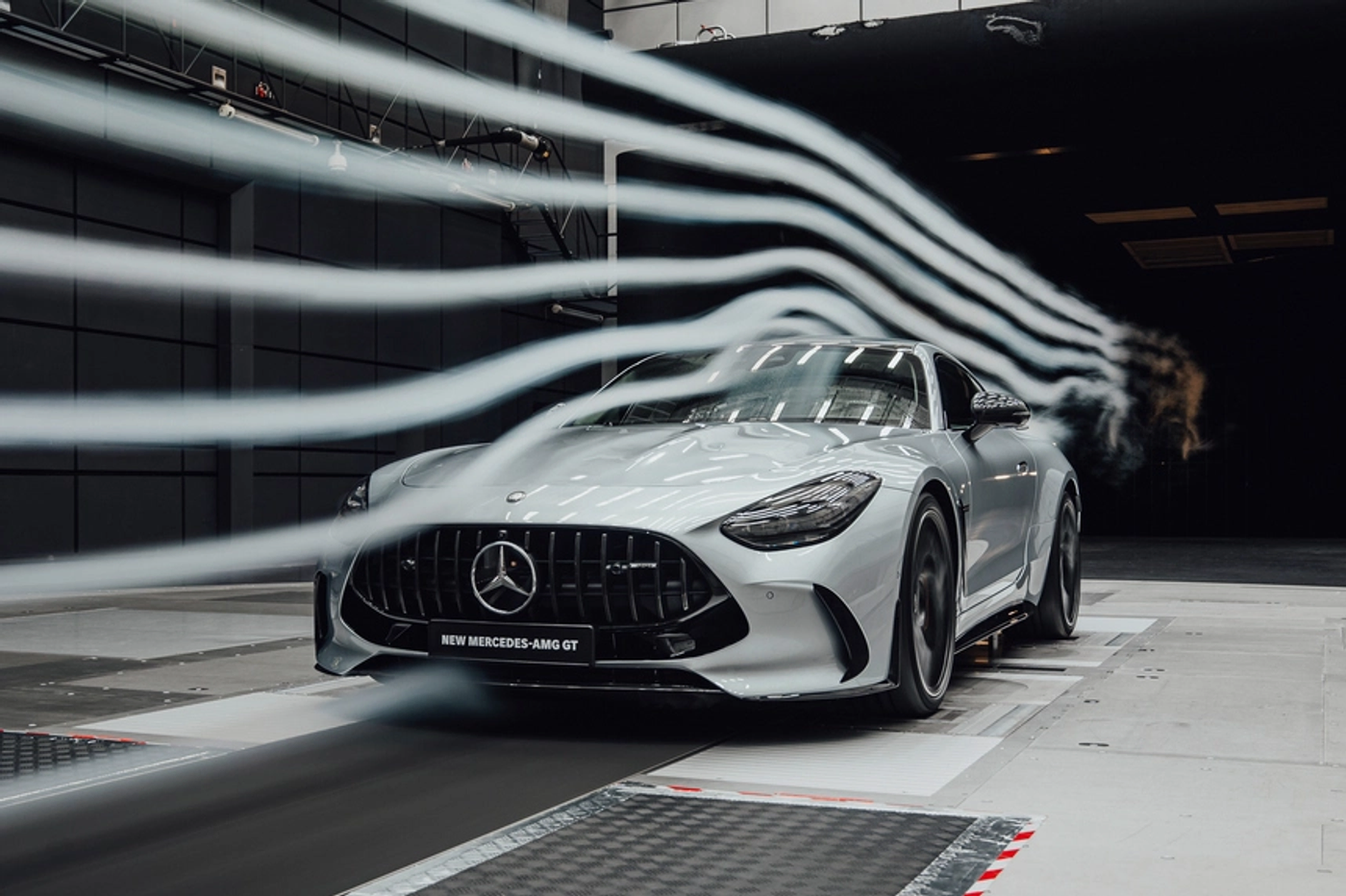 Полноприводный и полноуправляемый: знакомимся с новым Mercedes-AMG GT