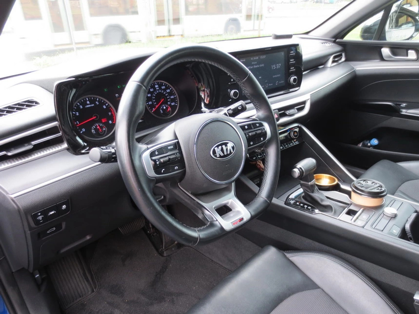 «Недостаток только один – проходимость». Мнение владельца Kia K5