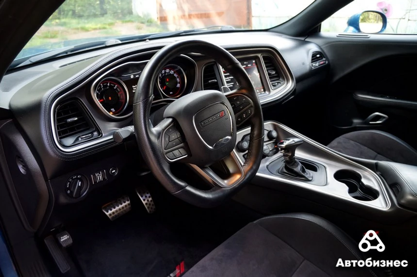 Тест Dodge Challenger 6.4 R/T Scat Pack: серийный убийца