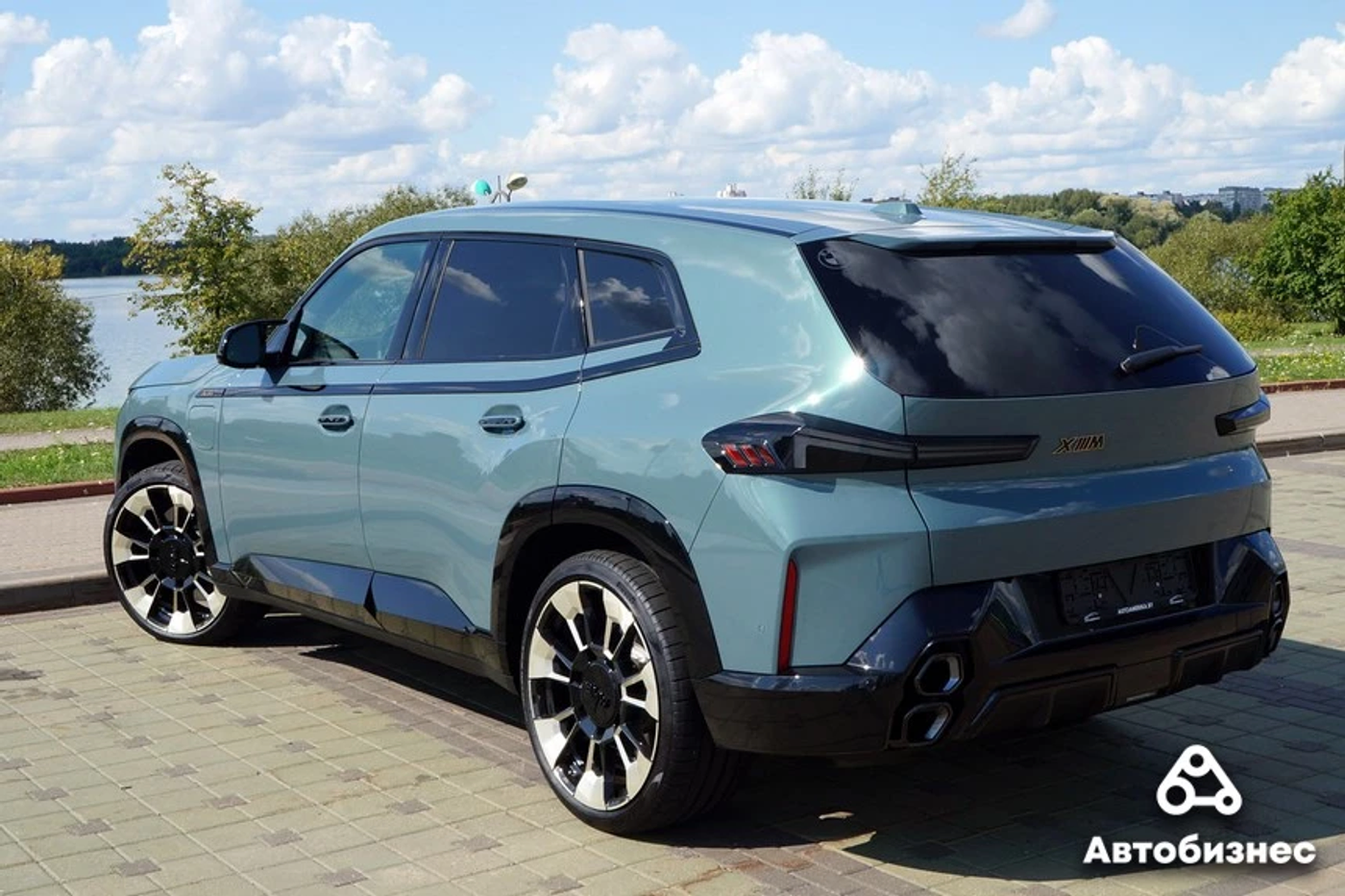 Тест BMW XM: современное искусство