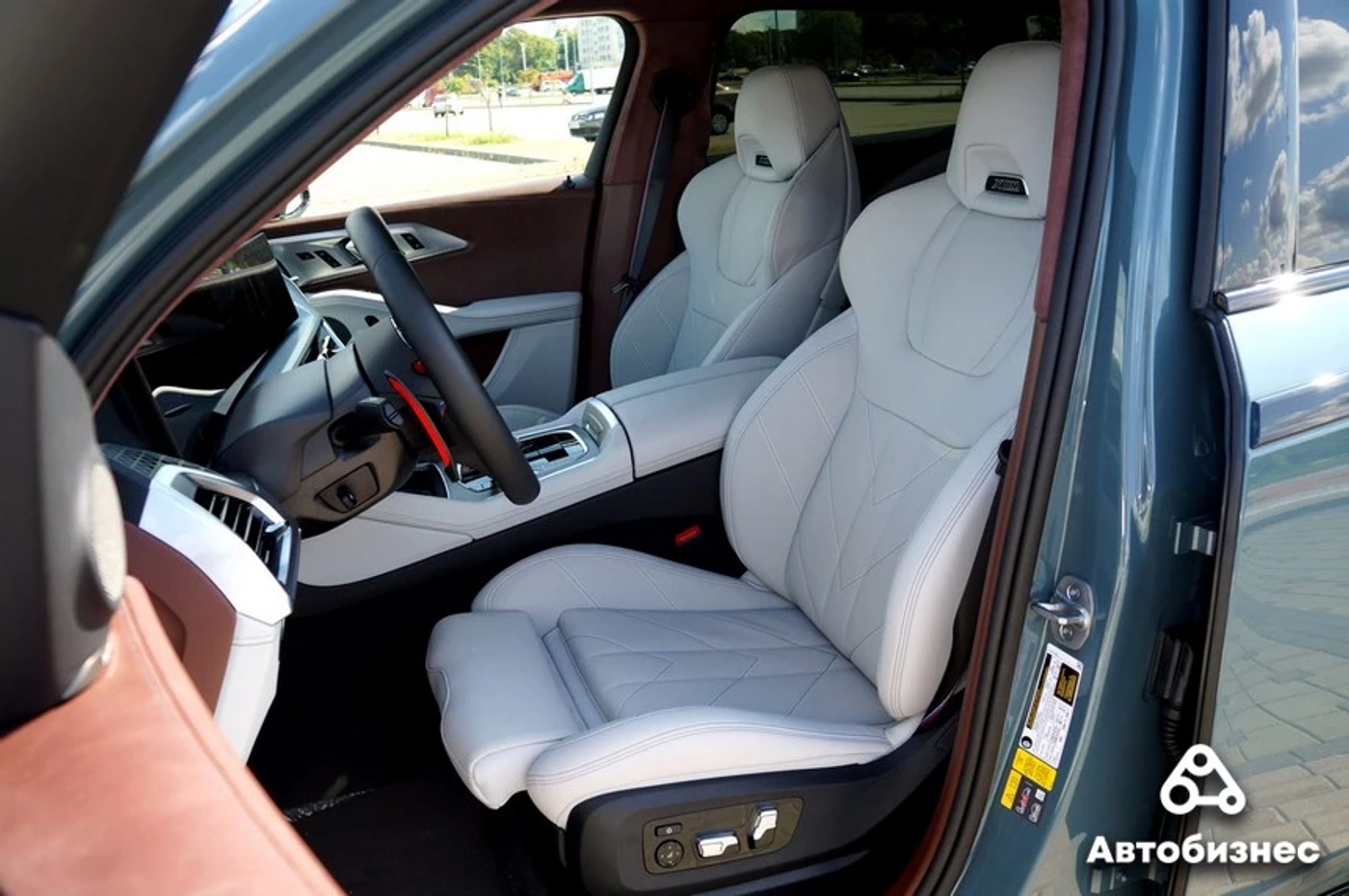Тест BMW XM: современное искусство