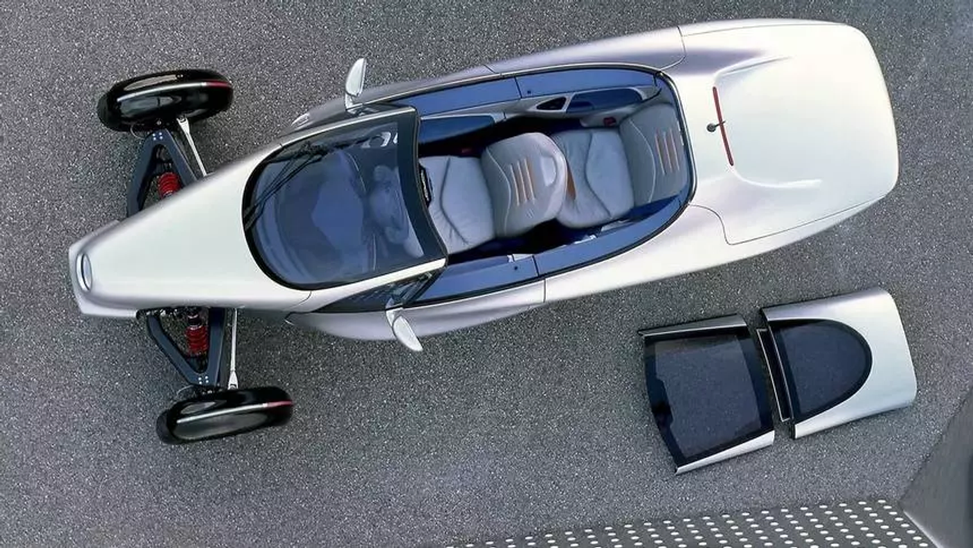 Этот трехколесный Mercedes из 1990-х удивляет до сих пор