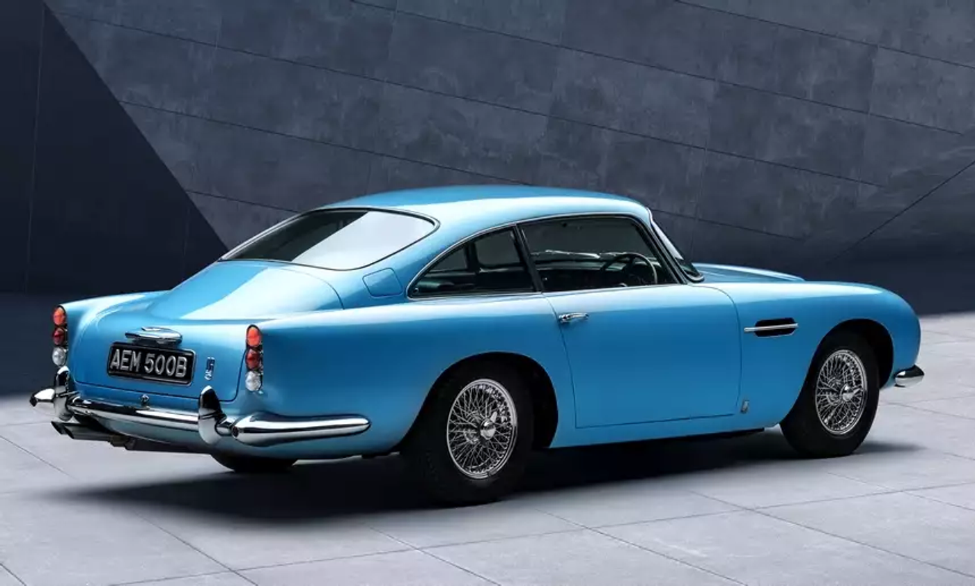 60-летие Aston Martin DB5: история самой знаменитой машины Бонда