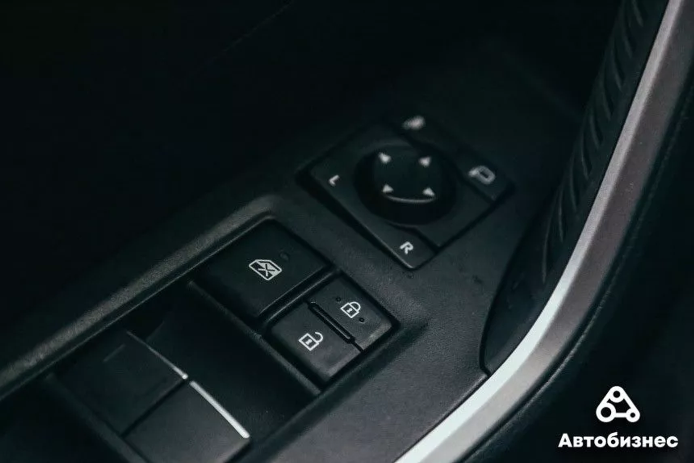 Жалобы владельцев Toyota RAV4: надежно, но с недостатками