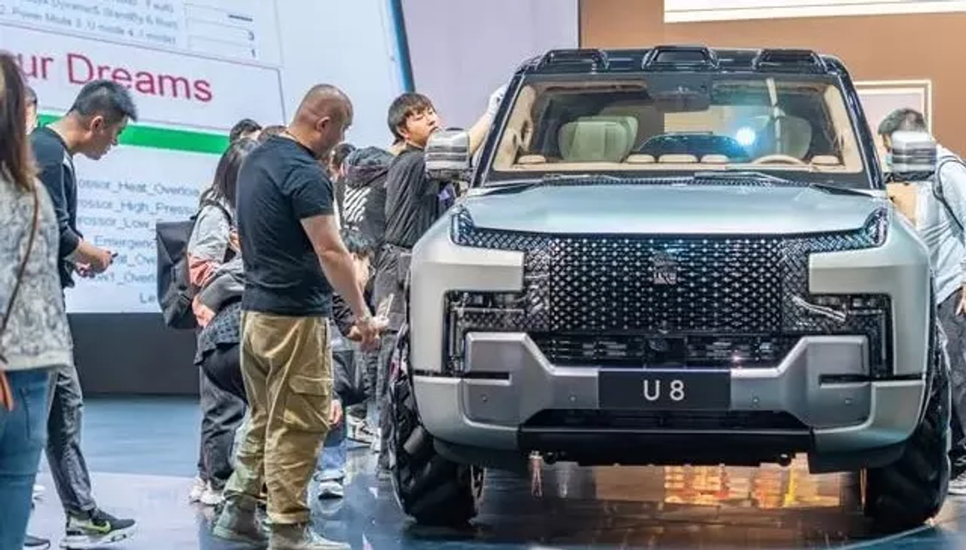 BYD YangWang U8 набирает популярность на китайском рынке