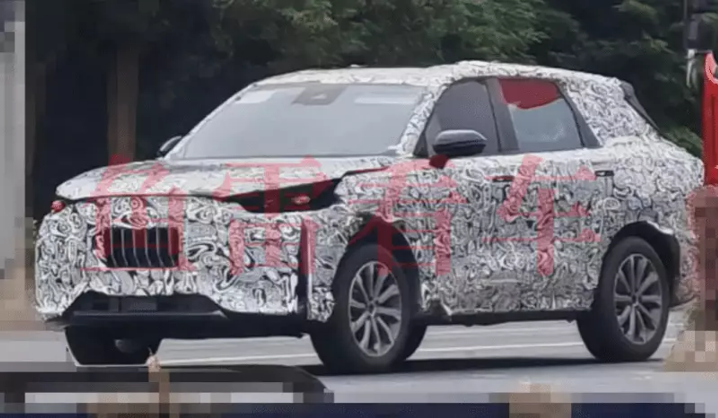 Появились фото нового кроссовера Chery T38 в камуфляже