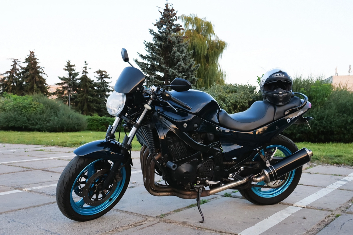 Лида и ее Suzuki Katana: мотоцикл, восставший из набора запчастей