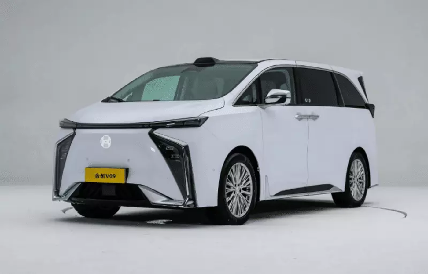 GAC Hycan V09: новый электрический MPV с запасом хода 762 км