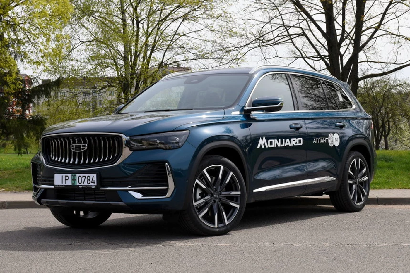 Жалобы владельцев Geely Monjaro: «логика» прошивки и экономия на мелочах
