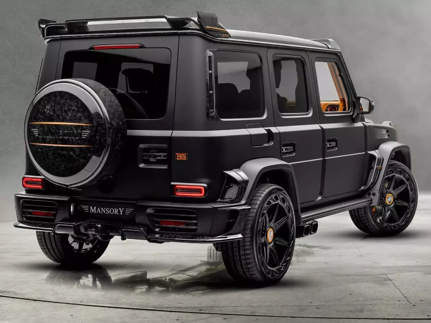 Тюнинг Mercedes-Benz G-Class: оранжевый салон и увеличенная мощность