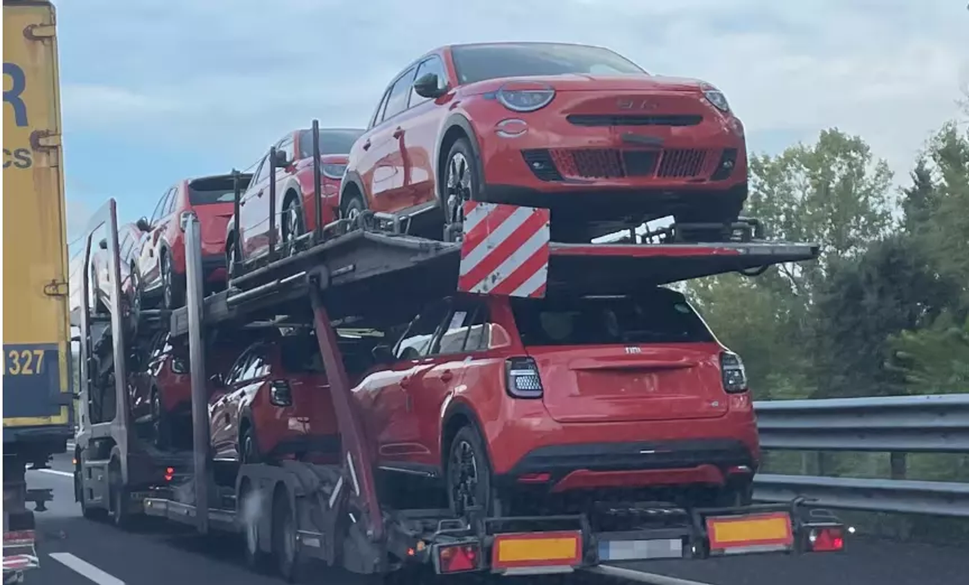 Первые бюджетные Fiat 600e начали поступать на внутренний рынок Италии