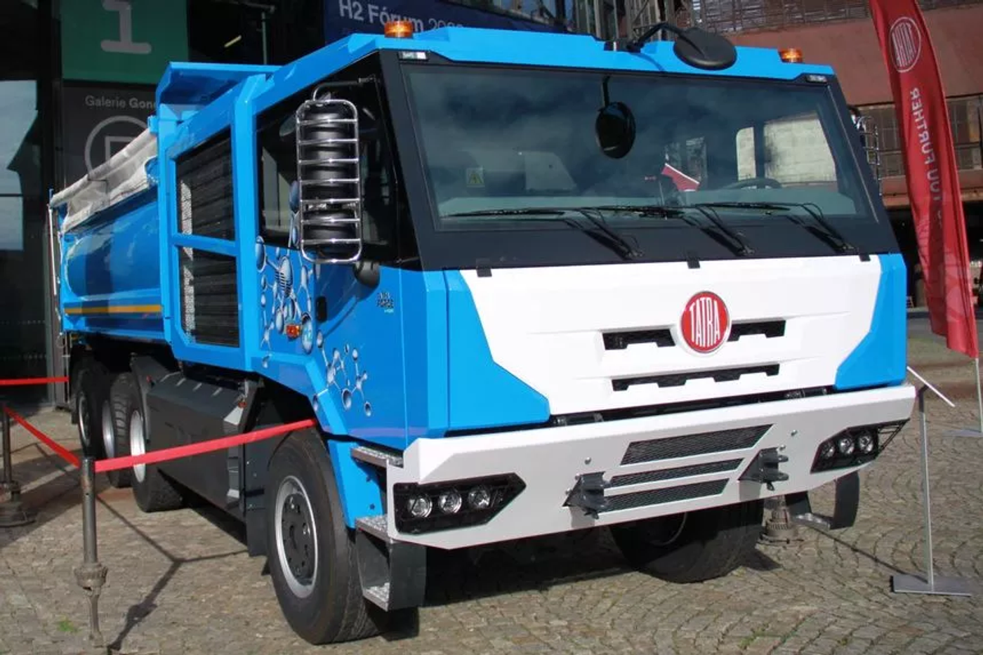 Tatra Trucks показала водородный самосвал на топливных элементах