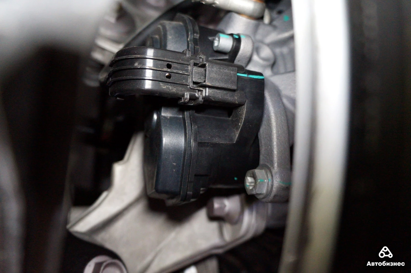 Привод стояночного тормоза Mazda CX-60