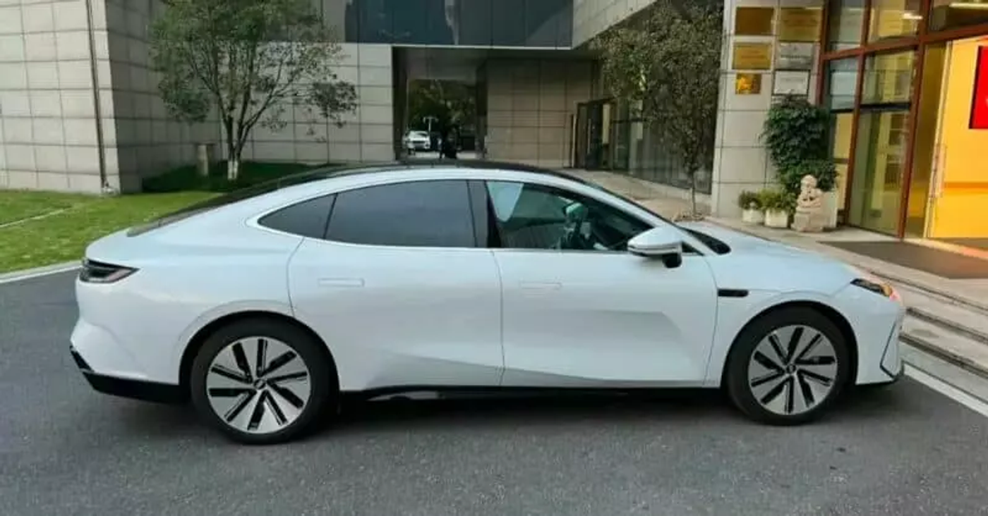 Geely Galaxy E8: новый электрический седан с запасом хода 665 километров