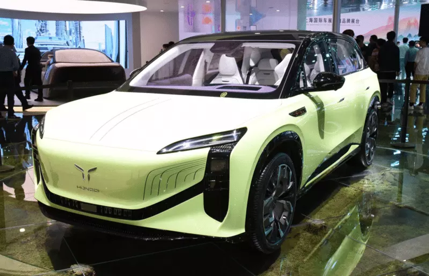 Hongqi завершила тестирование нового электрического внедорожника