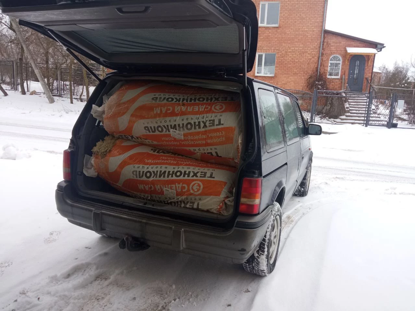 «Дешево, сердито и не жалко». Мнение владельца Chrysler Voyager II