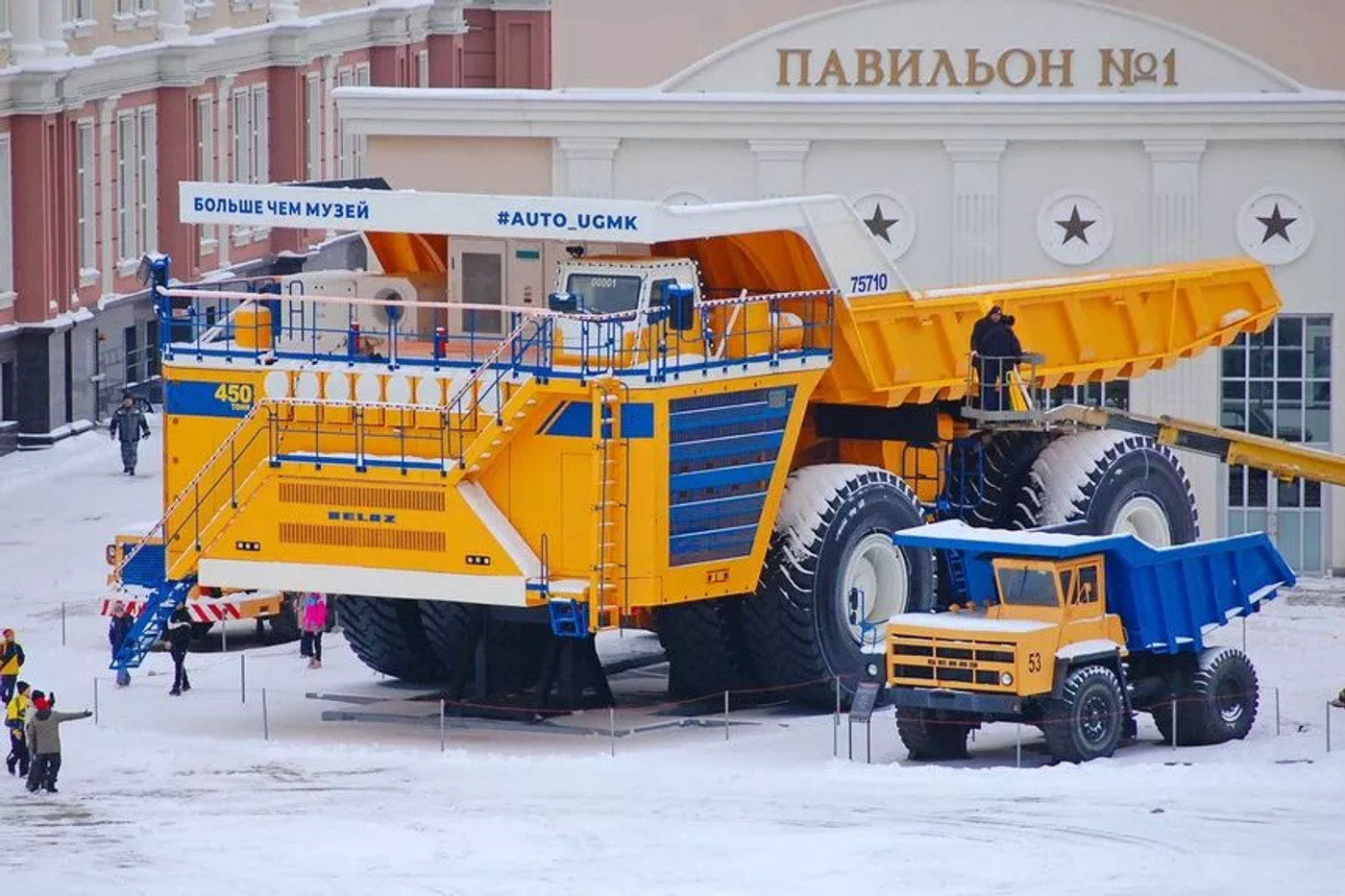 Самый большой БЕЛАЗ теперь «зажигает» в самом большом музее