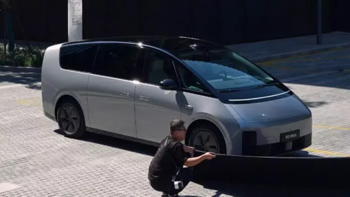 Wuling Starlight: новый седан с экологическим приводом