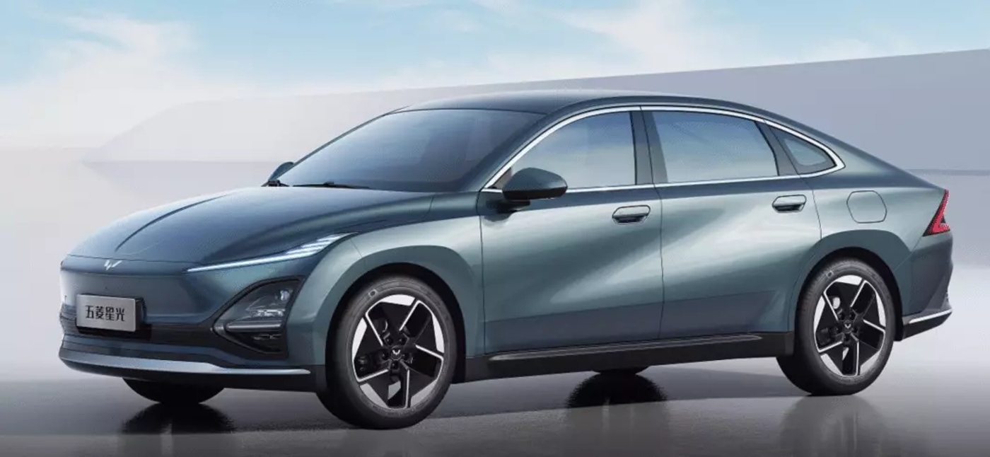 Wuling Starlight: новый седан с экологическим приводом