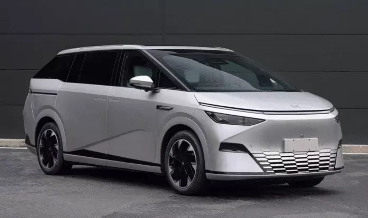 Wuling Starlight: новый седан с экологическим приводом